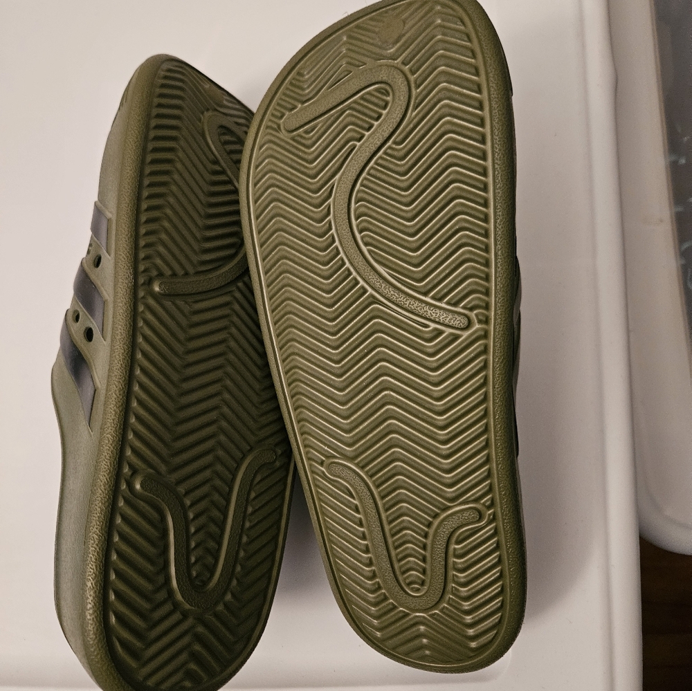 Adidas Clogs - Picture 3 of 3
